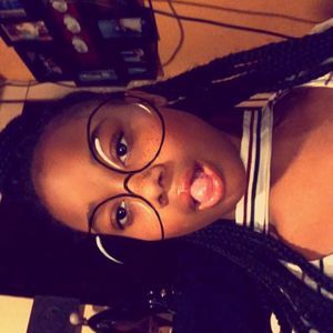 Meet your Posher, Alexis